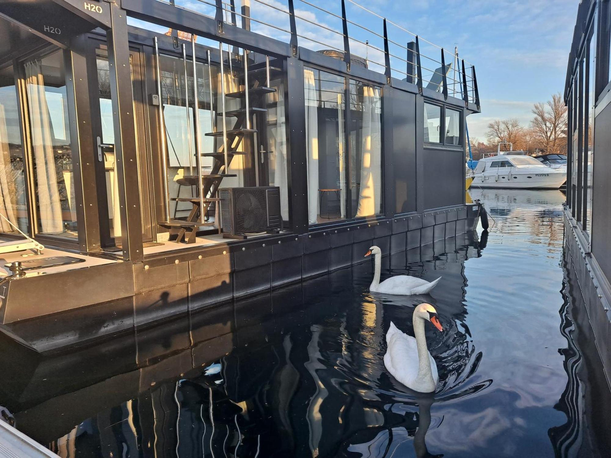 Floating Experience Black Pearl, Lago Maggiore Dormelletto Extérieur photo