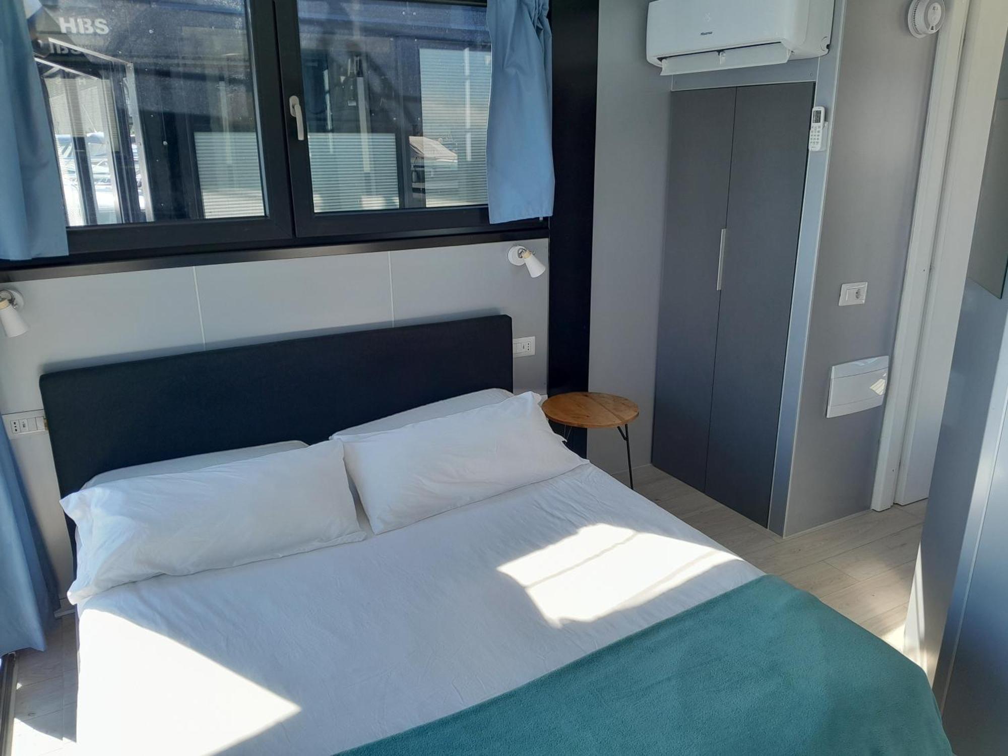 Floating Experience Black Pearl, Lago Maggiore Dormelletto Extérieur photo
