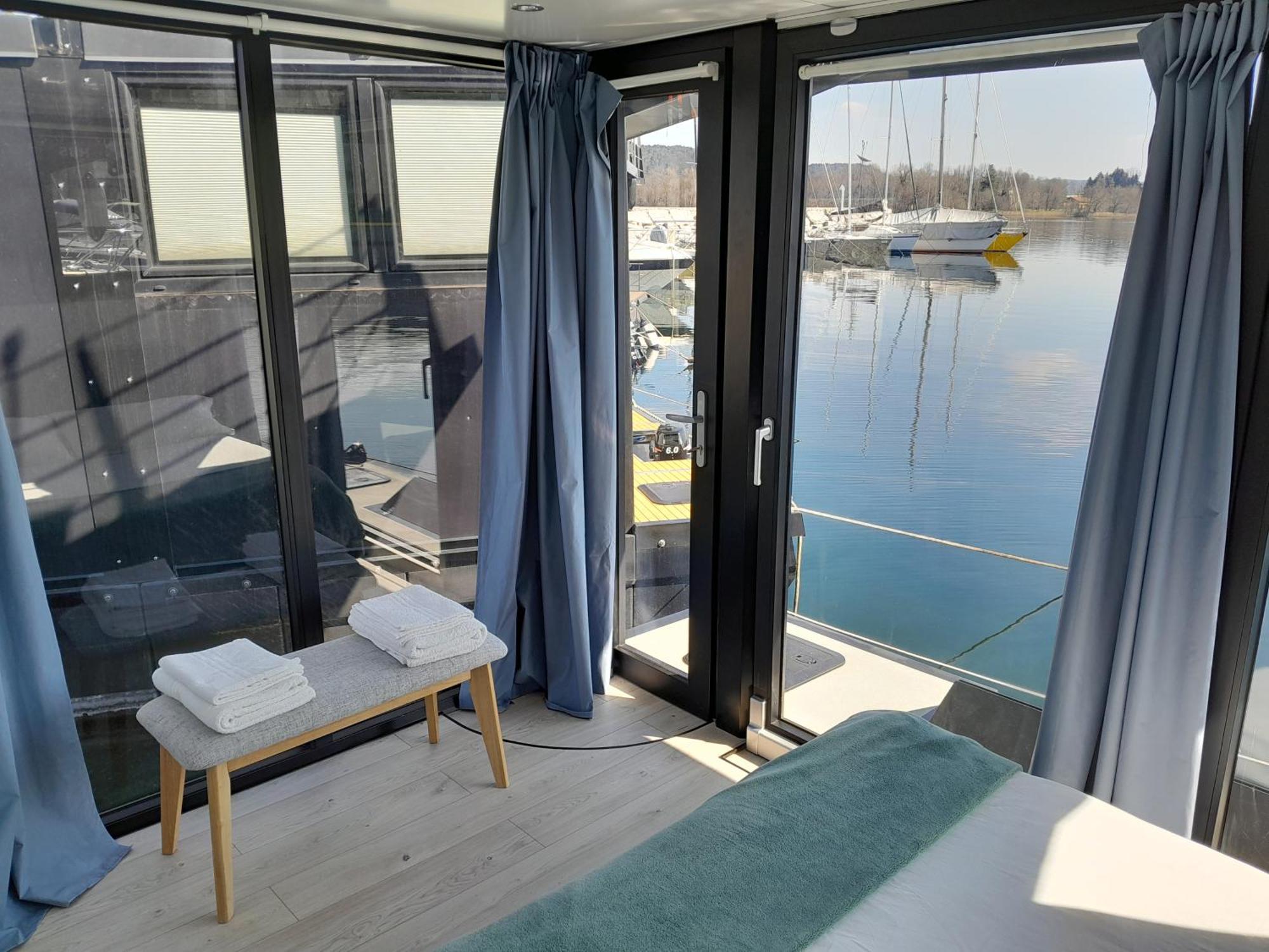 Floating Experience Black Pearl, Lago Maggiore Dormelletto Extérieur photo