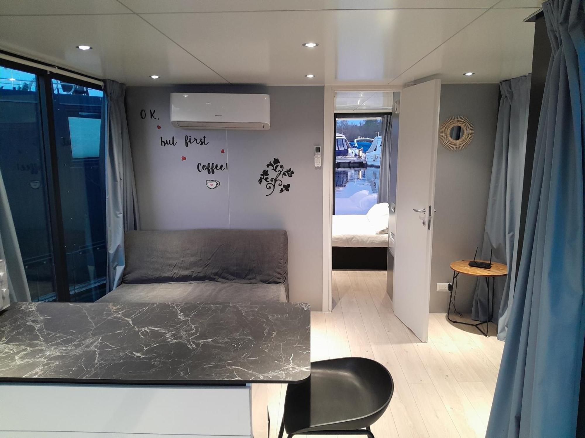 Floating Experience Black Pearl, Lago Maggiore Dormelletto Extérieur photo