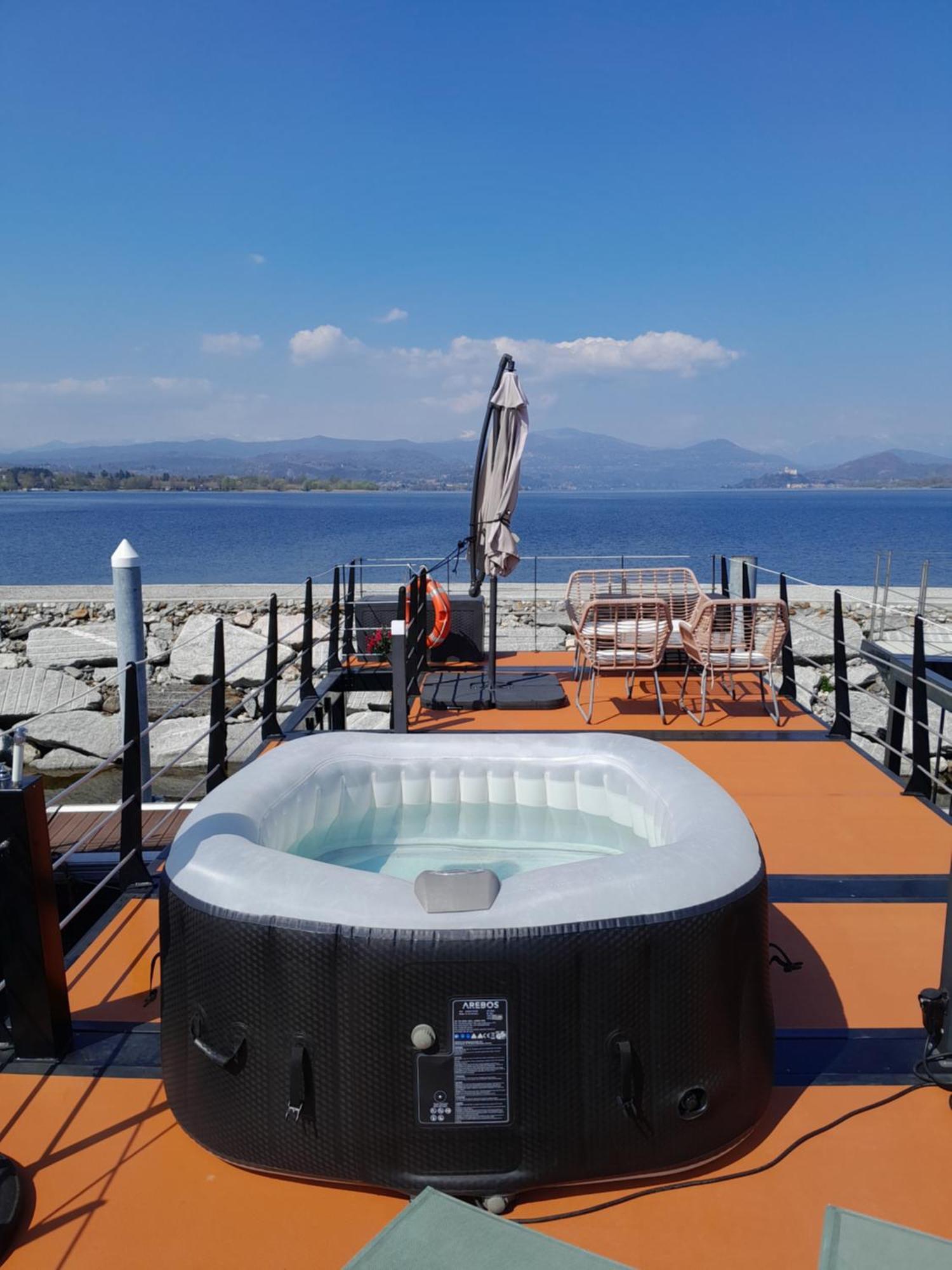 Floating Experience Black Pearl, Lago Maggiore Dormelletto Extérieur photo