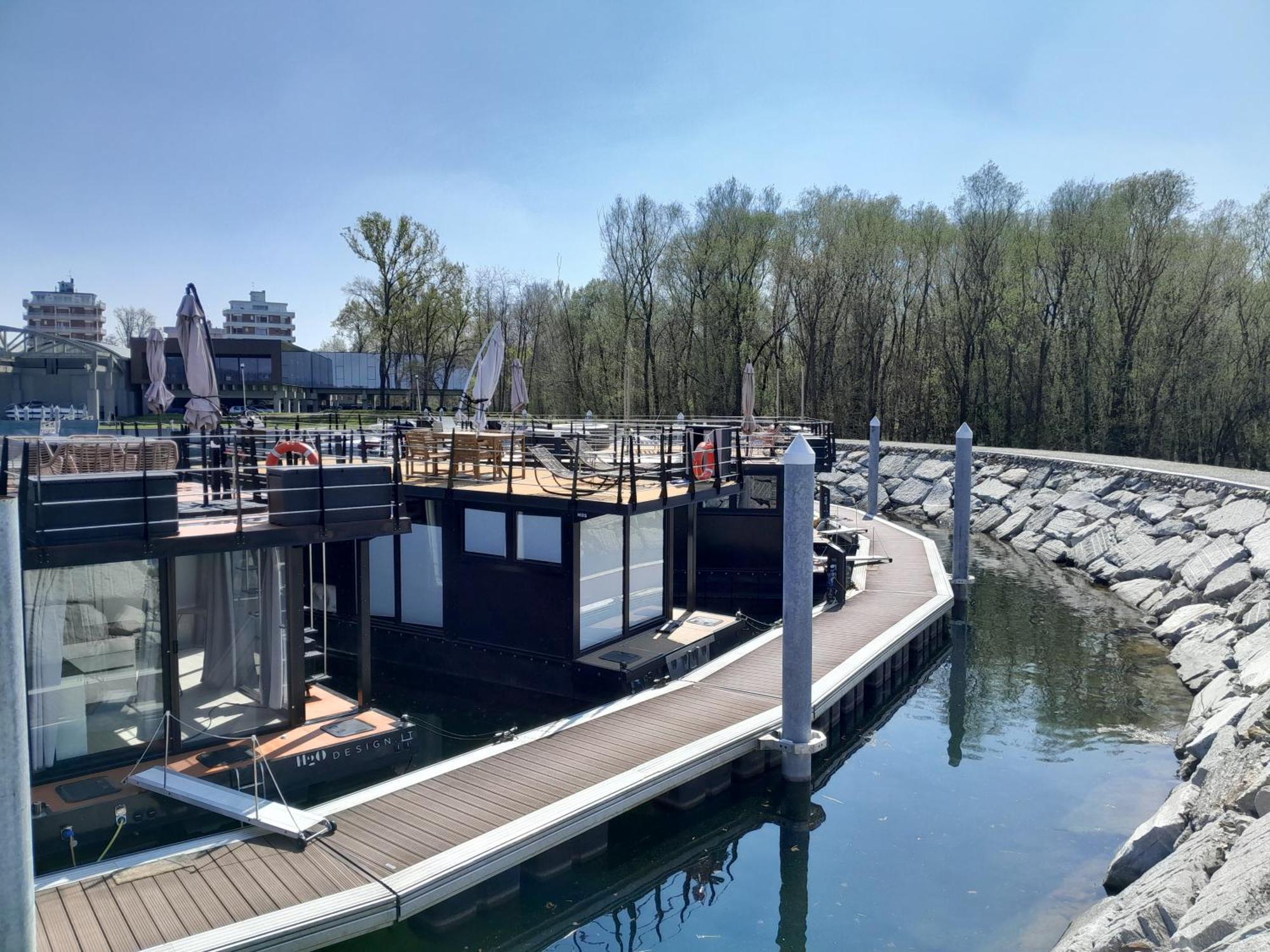 Floating Experience Black Pearl, Lago Maggiore Dormelletto Extérieur photo