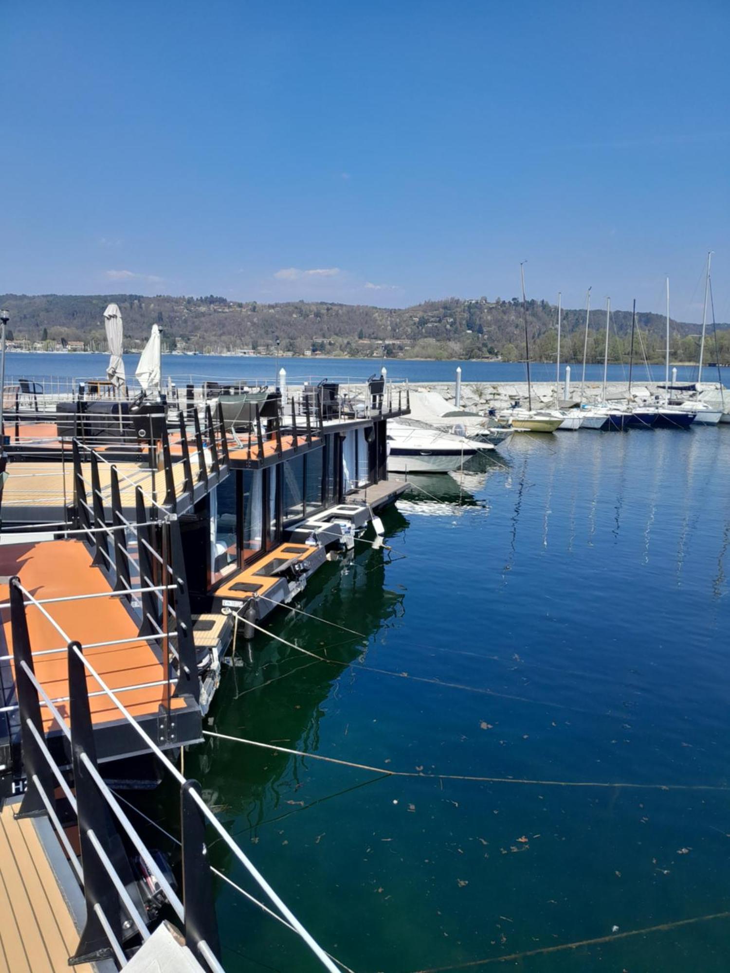 Floating Experience Black Pearl, Lago Maggiore Dormelletto Extérieur photo