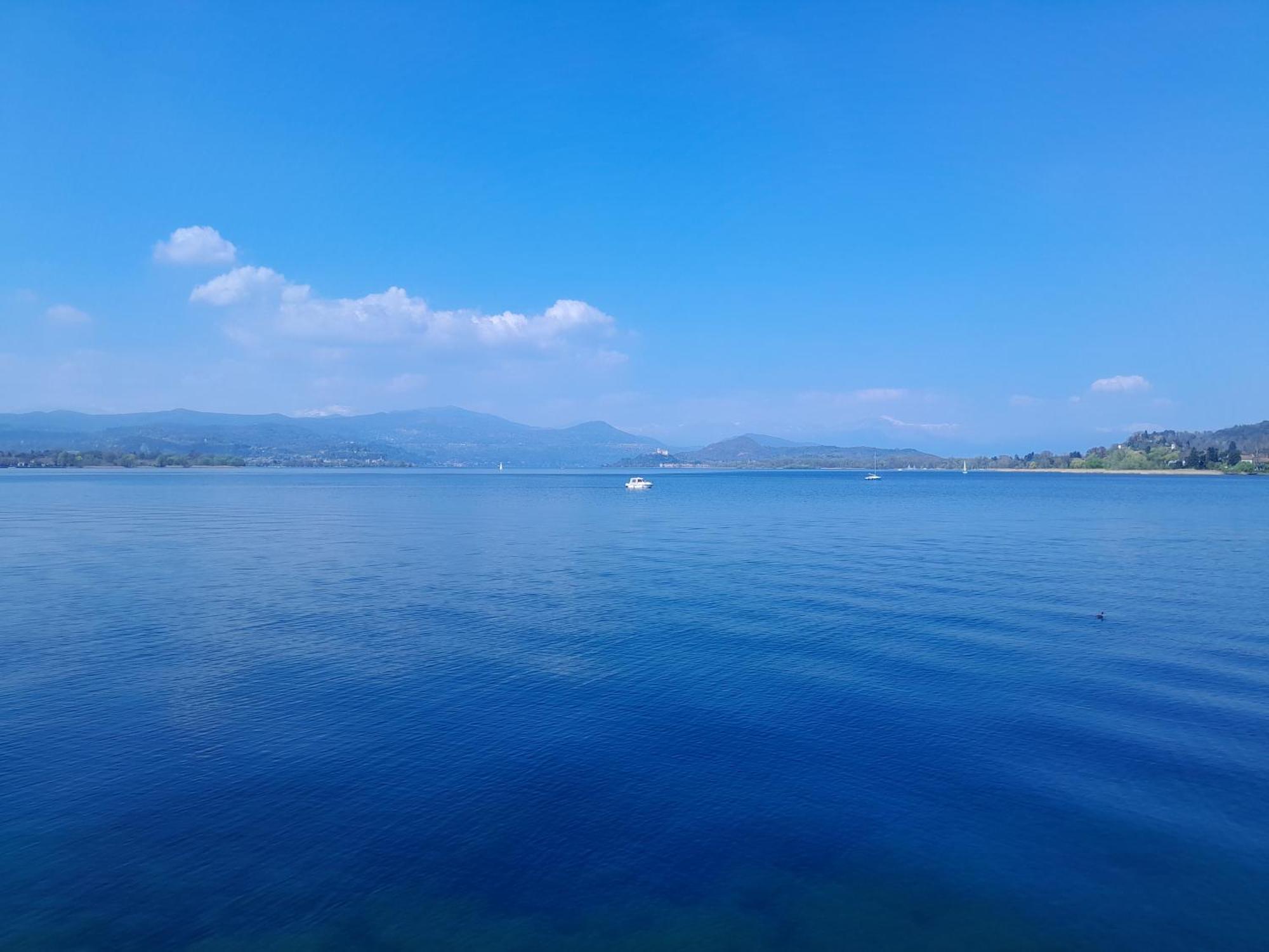 Floating Experience Black Pearl, Lago Maggiore Dormelletto Extérieur photo