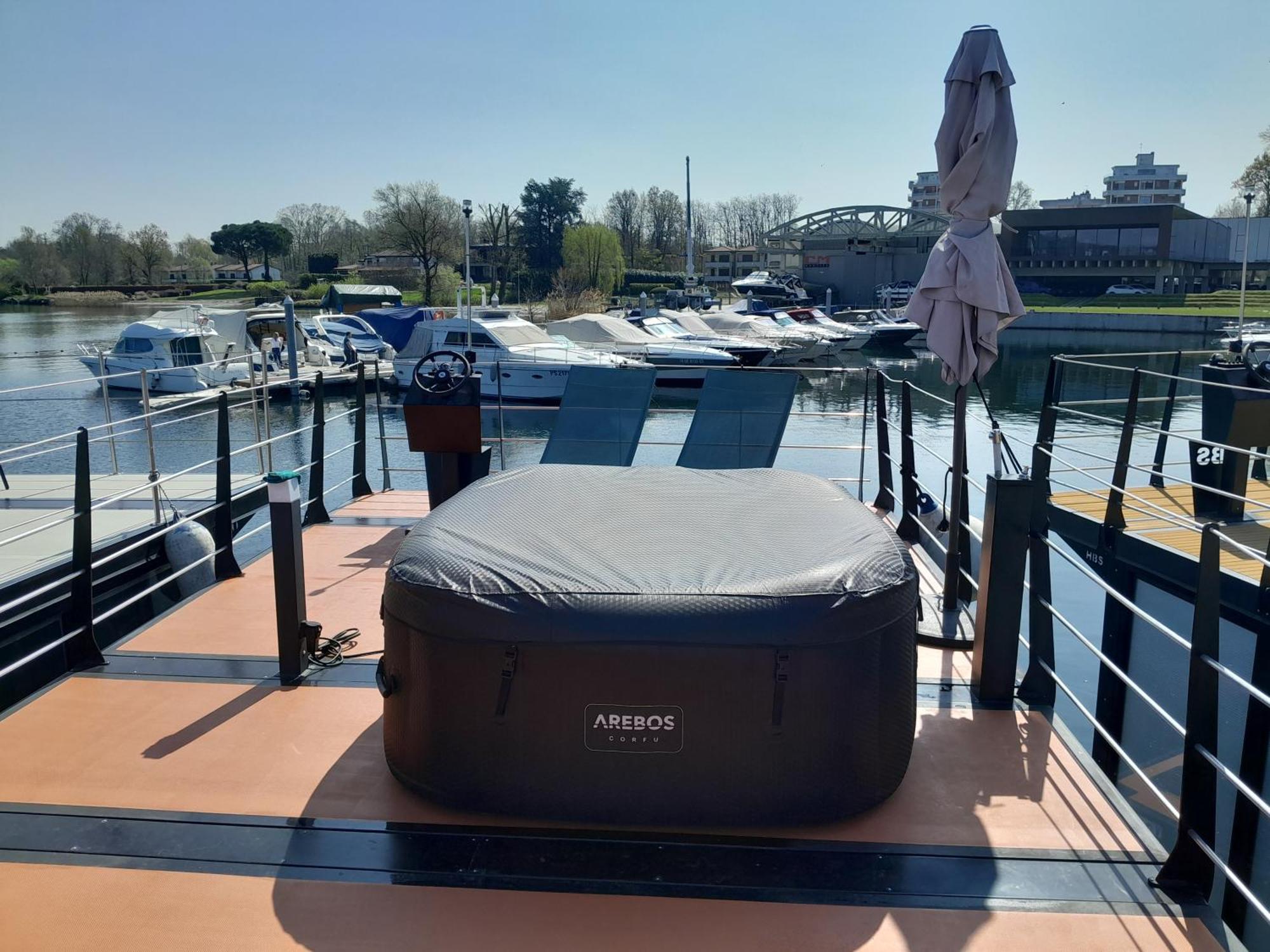Floating Experience Black Pearl, Lago Maggiore Dormelletto Extérieur photo