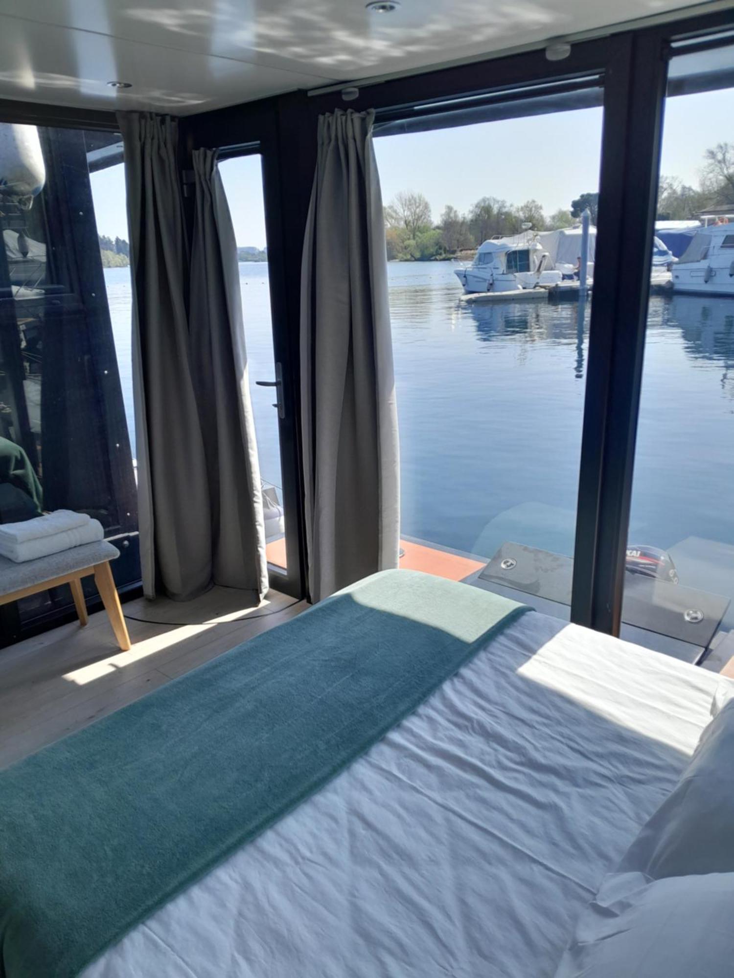 Floating Experience Black Pearl, Lago Maggiore Dormelletto Extérieur photo