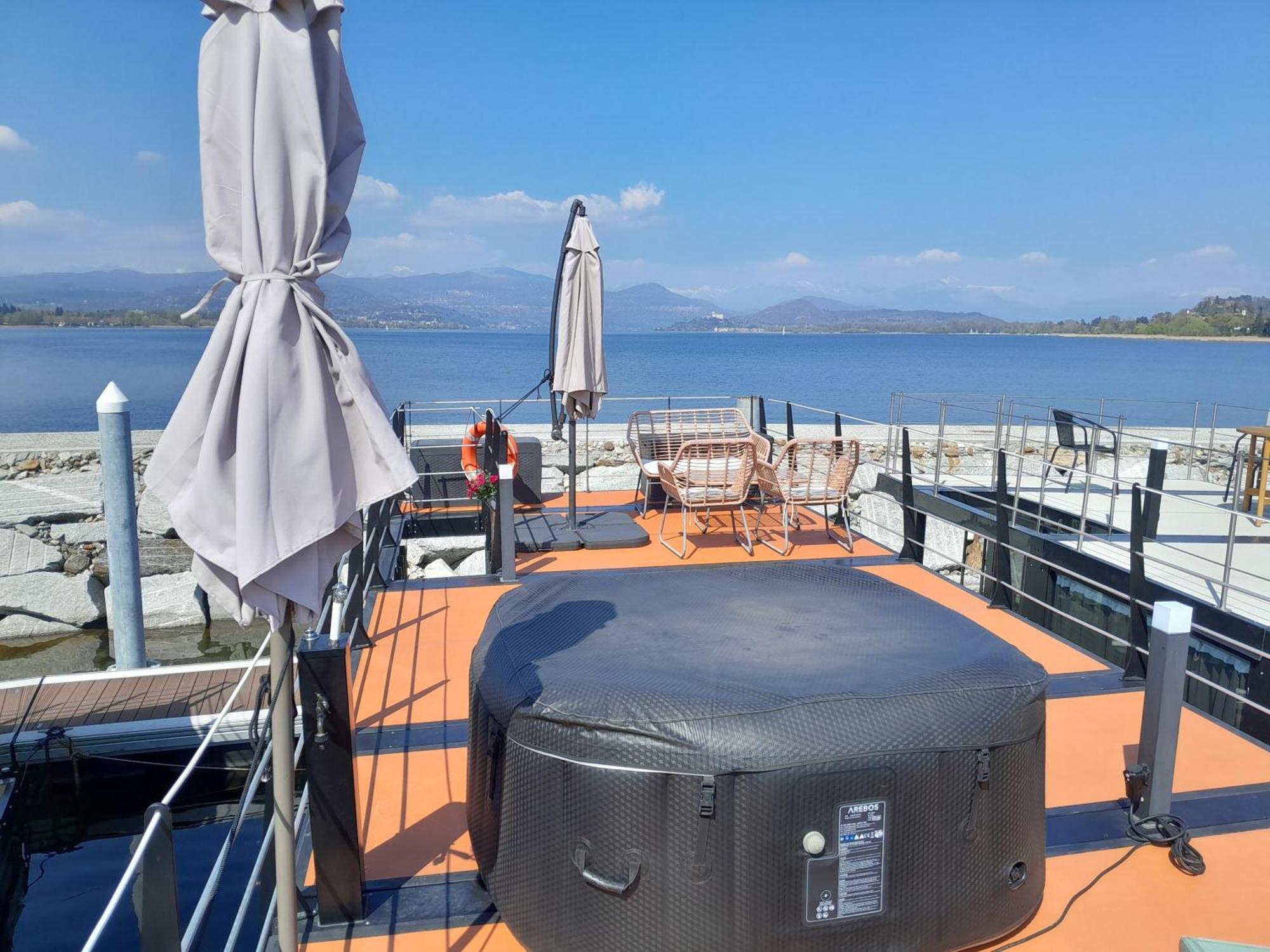 Floating Experience Black Pearl, Lago Maggiore Dormelletto Extérieur photo