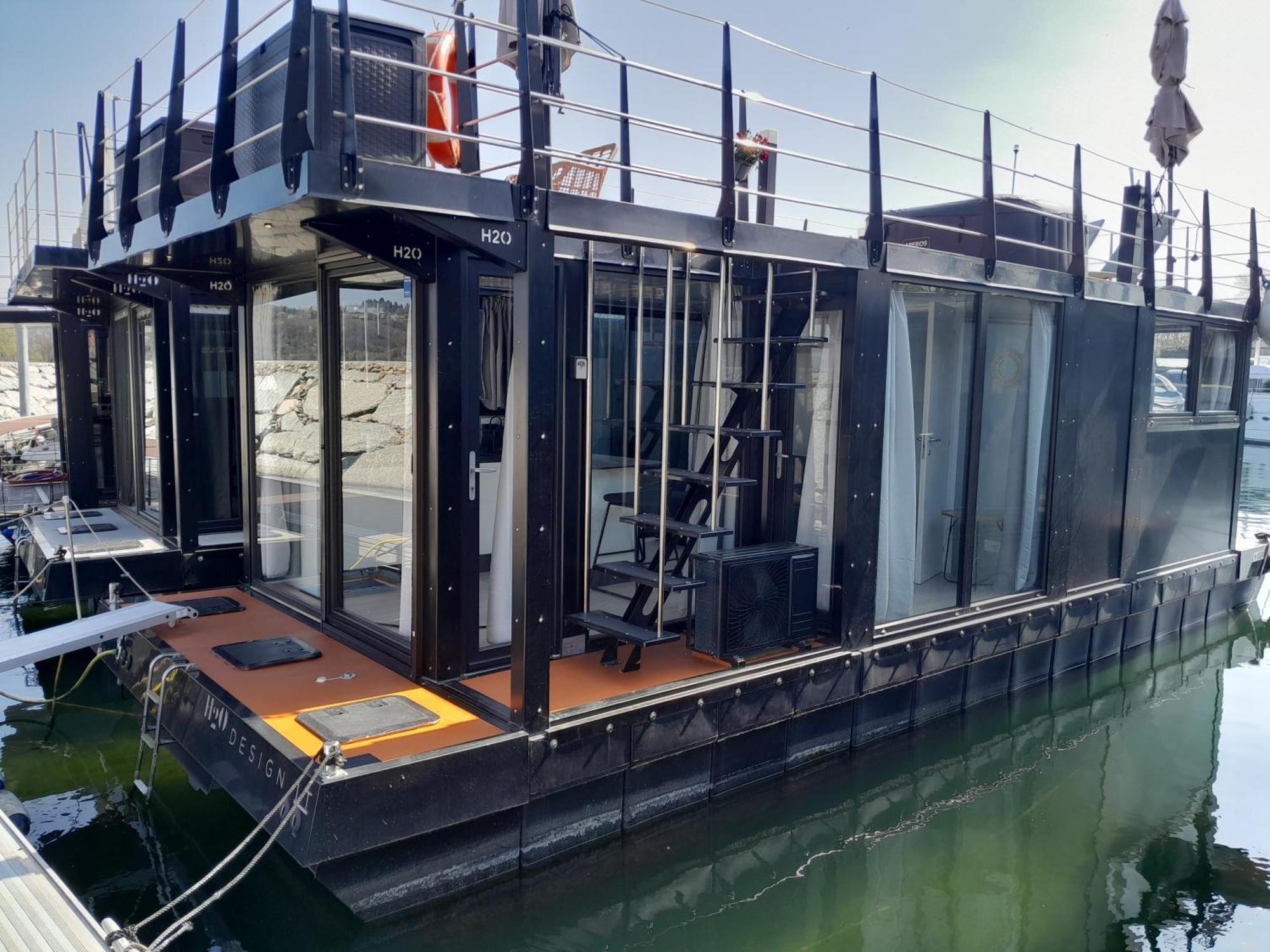Floating Experience Black Pearl, Lago Maggiore Dormelletto Extérieur photo